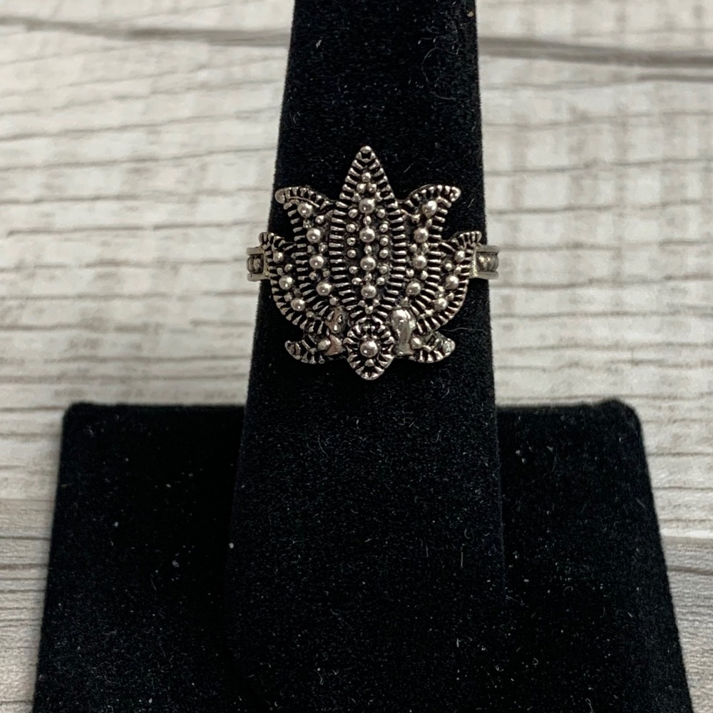 Vintage Silver Tone Ornate Lotus Flower Statement Ring Size 7.75 Boho 5038